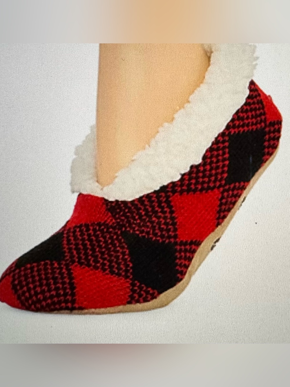 Mixit L/XL Red and Black Buffalo Plaid Sherpa-Lined Women’s Slippers